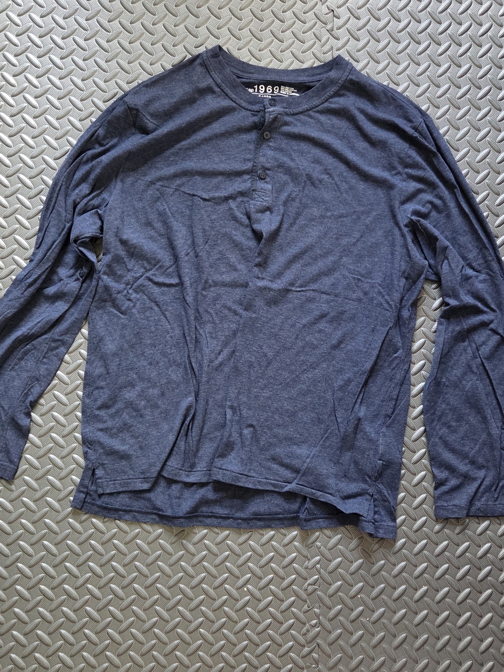 GAP Men's Long-Sleeve Henley in Dark Blue